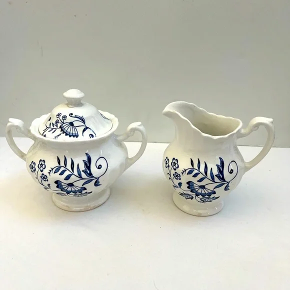 J & G Meakin LEGATO Creamer AND Sugar Bowl With Top Classic White & Blue England - Picture 1 of 15